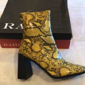 Raid Ziva-2 lime snake PU heeled ankle boots US 6